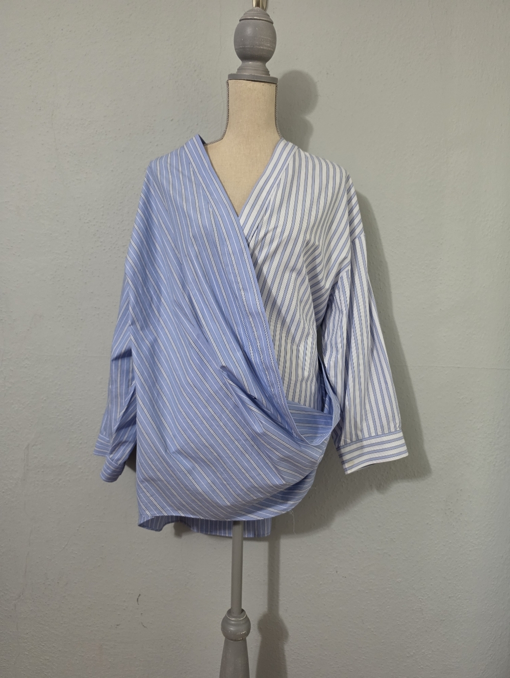 Zara The Peoni Shirt Blue White Blogger Favorite Size Small